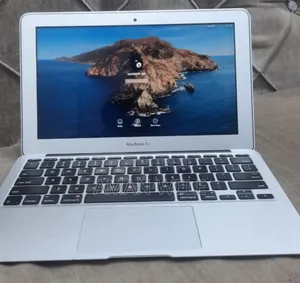 New Laptop Apple MacBook 2015 4GB Intel Core I5 SSD 128GB