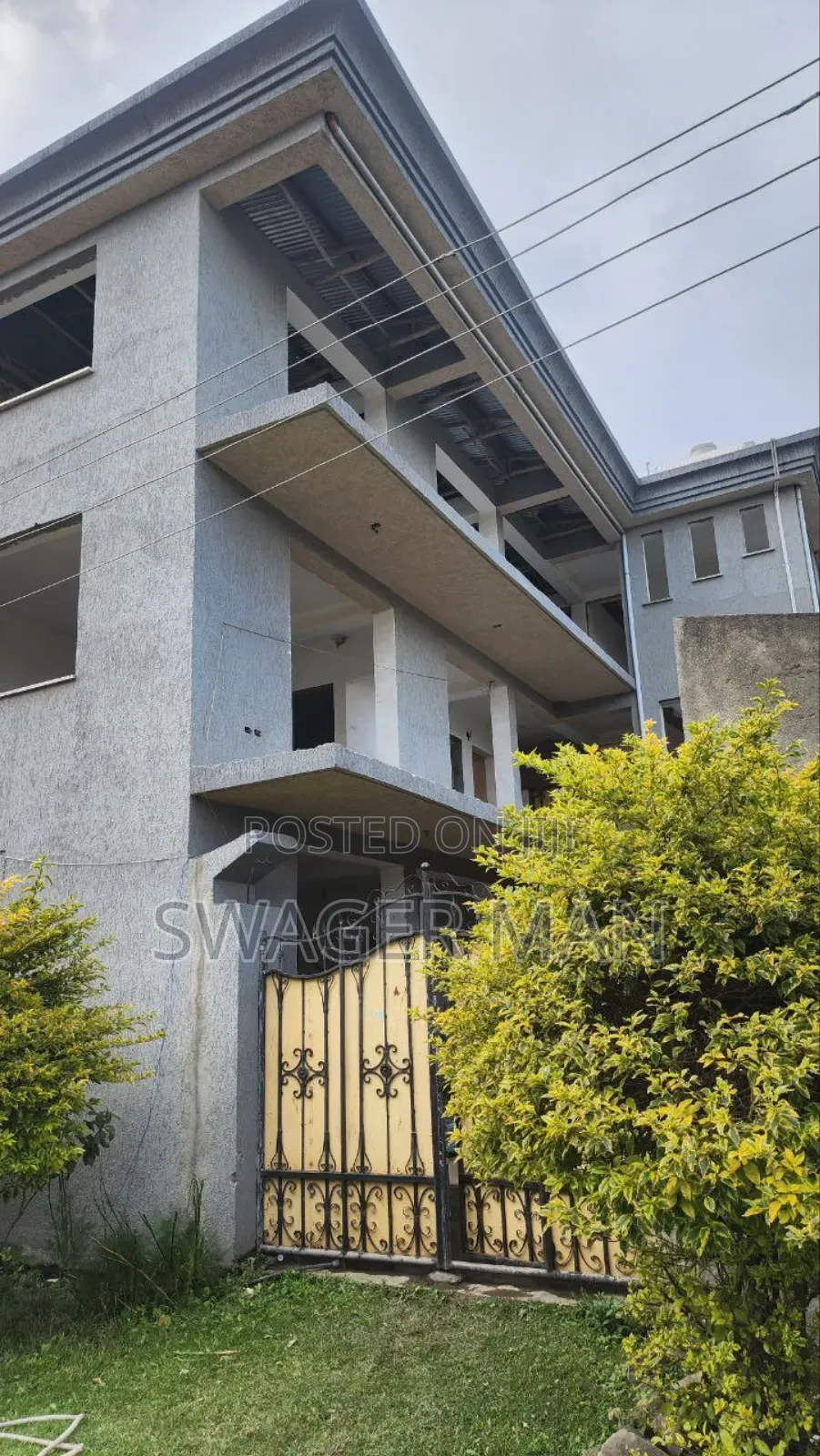 10bdrm Townhouse/Terrace in ጣፎ, Yeka for sale