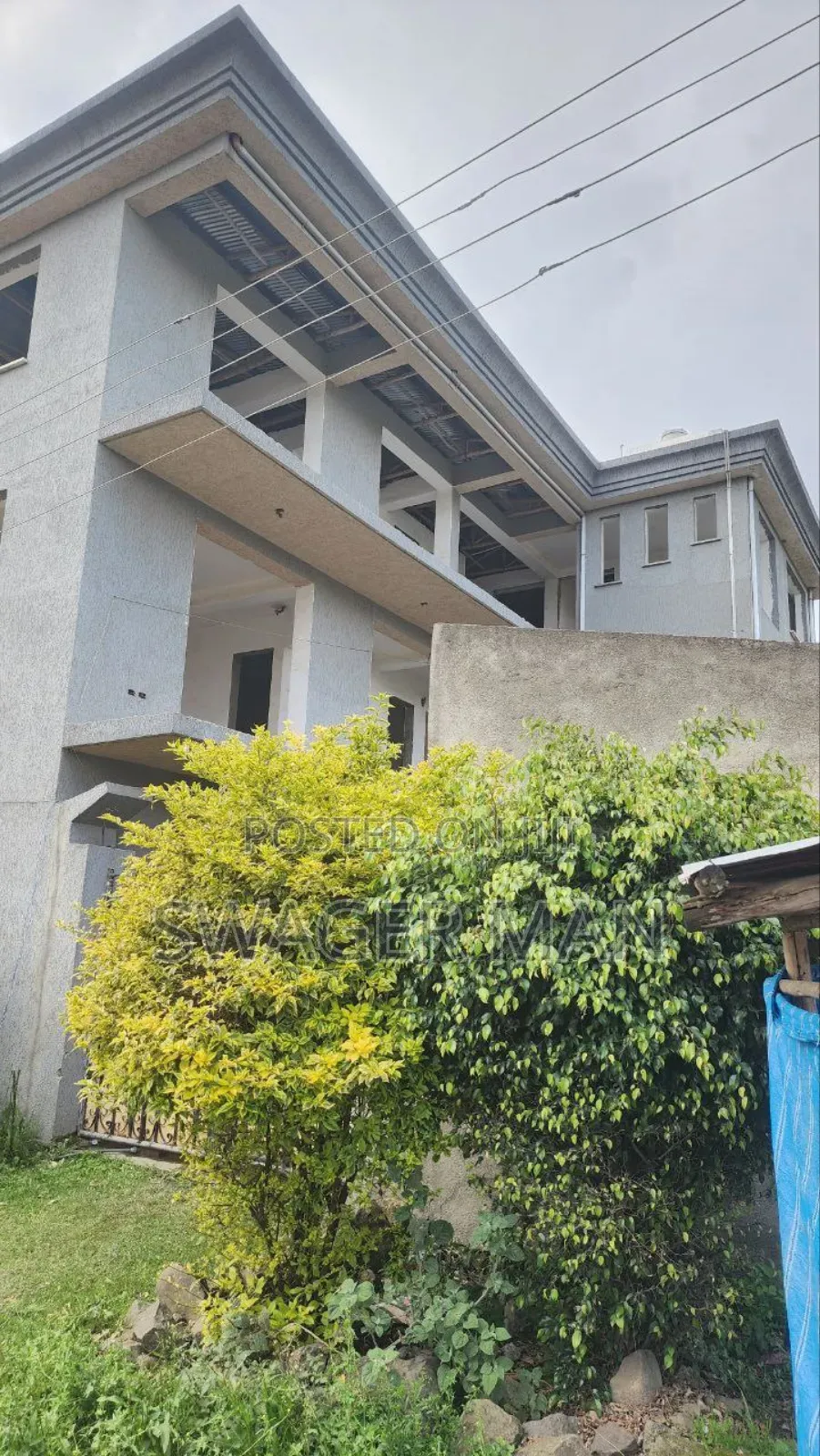 10bdrm Townhouse/Terrace in ጣፎ, Yeka for sale