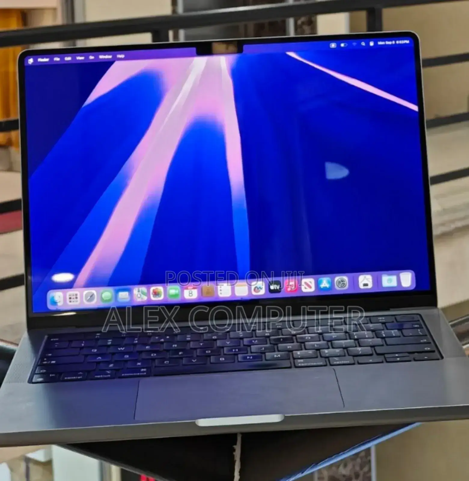 New Laptop Apple MacBook Pro M1 16GB Apple M1 Pro SSD 1T