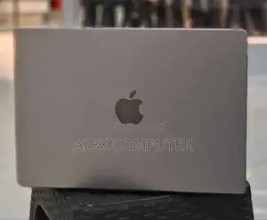 New Laptop Apple MacBook Pro M1 16GB Apple M1 Pro SSD 1T