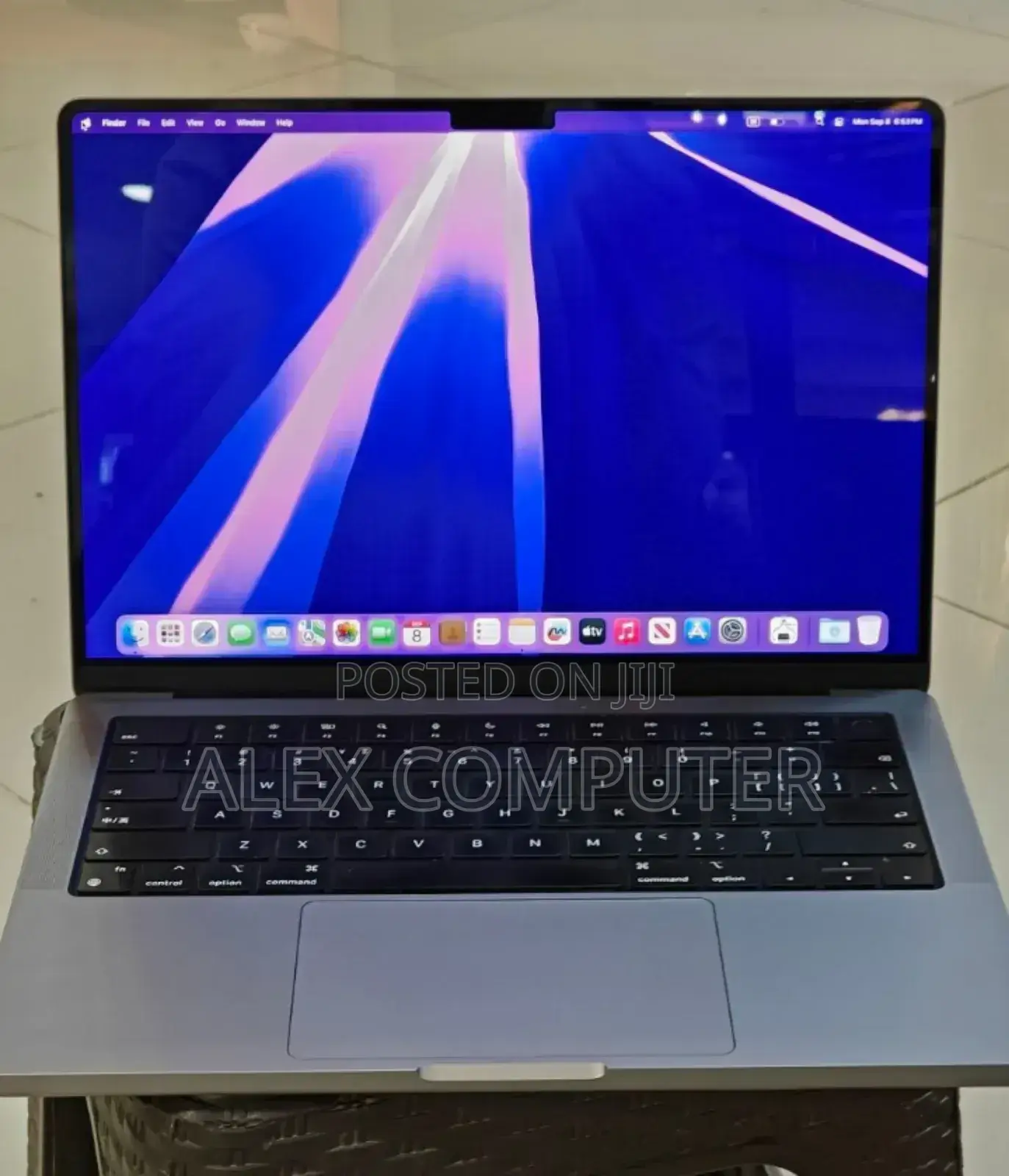 New Laptop Apple MacBook Pro M1 16GB Apple M1 Pro SSD 1T