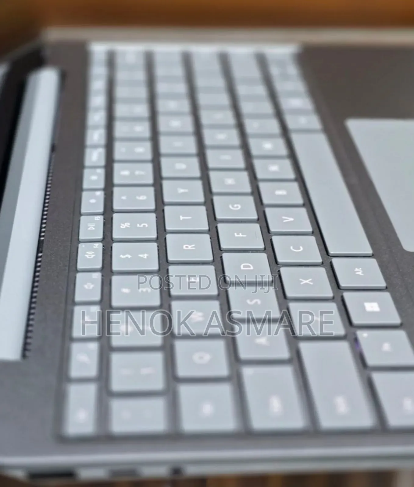 New Laptop Microsoft Surface 8GB Intel Core I5 SSD 256GB