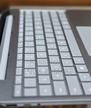 New Laptop Microsoft Surface 8GB Intel Core I5 SSD 256GB