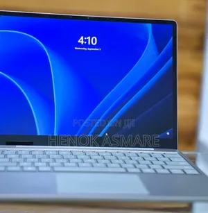 New Laptop Microsoft Surface 8GB Intel Core I5 SSD 256GB