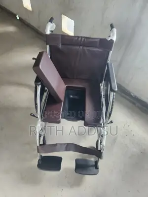 Photo - Commode Wheelchair名為wheelchair發短toilet Wheelchair建立wheelchair New