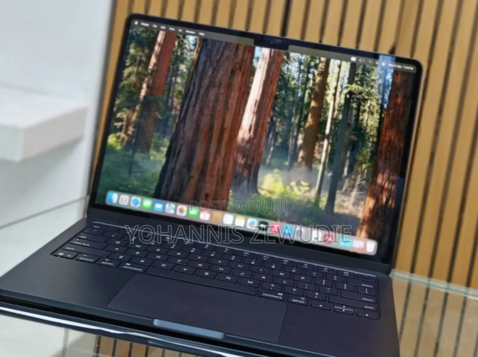 New Laptop Apple MacBook Air 2024 M3 13-inch 16GB Apple M3 SSD 256GB