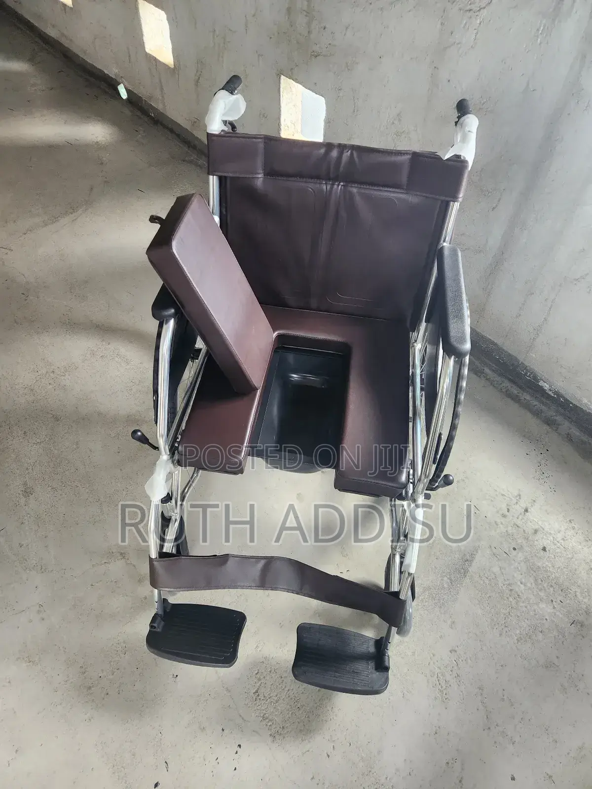 Commode Wheelchair名匕wheelchair四昵wheelchair庫房wheelchair鳵一wheelchair New
