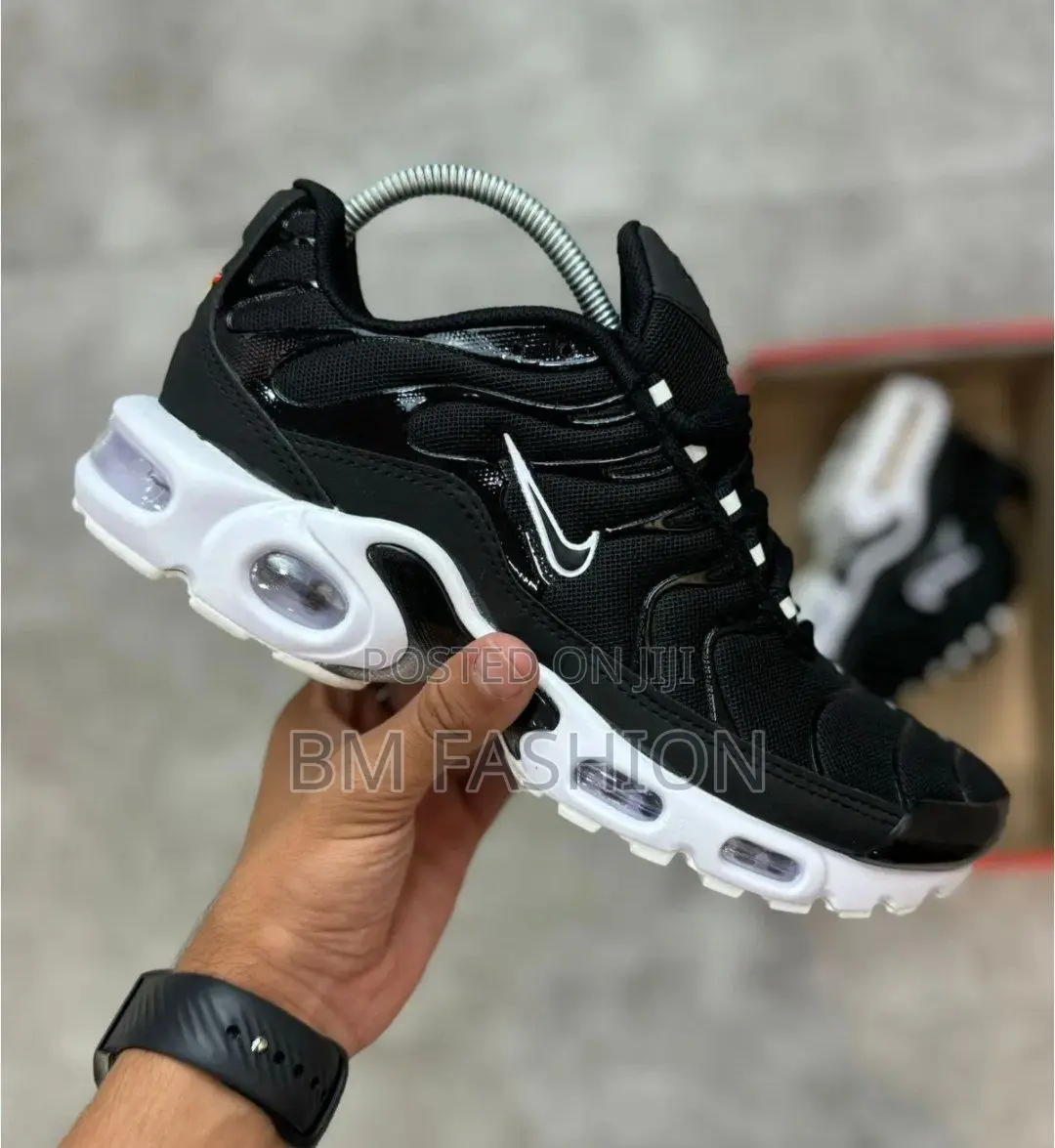 Air Max Plus Tn Black Sneakers