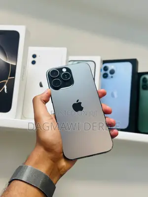 Photo - New Apple iPhone 16 Pro Max 256 GB Black