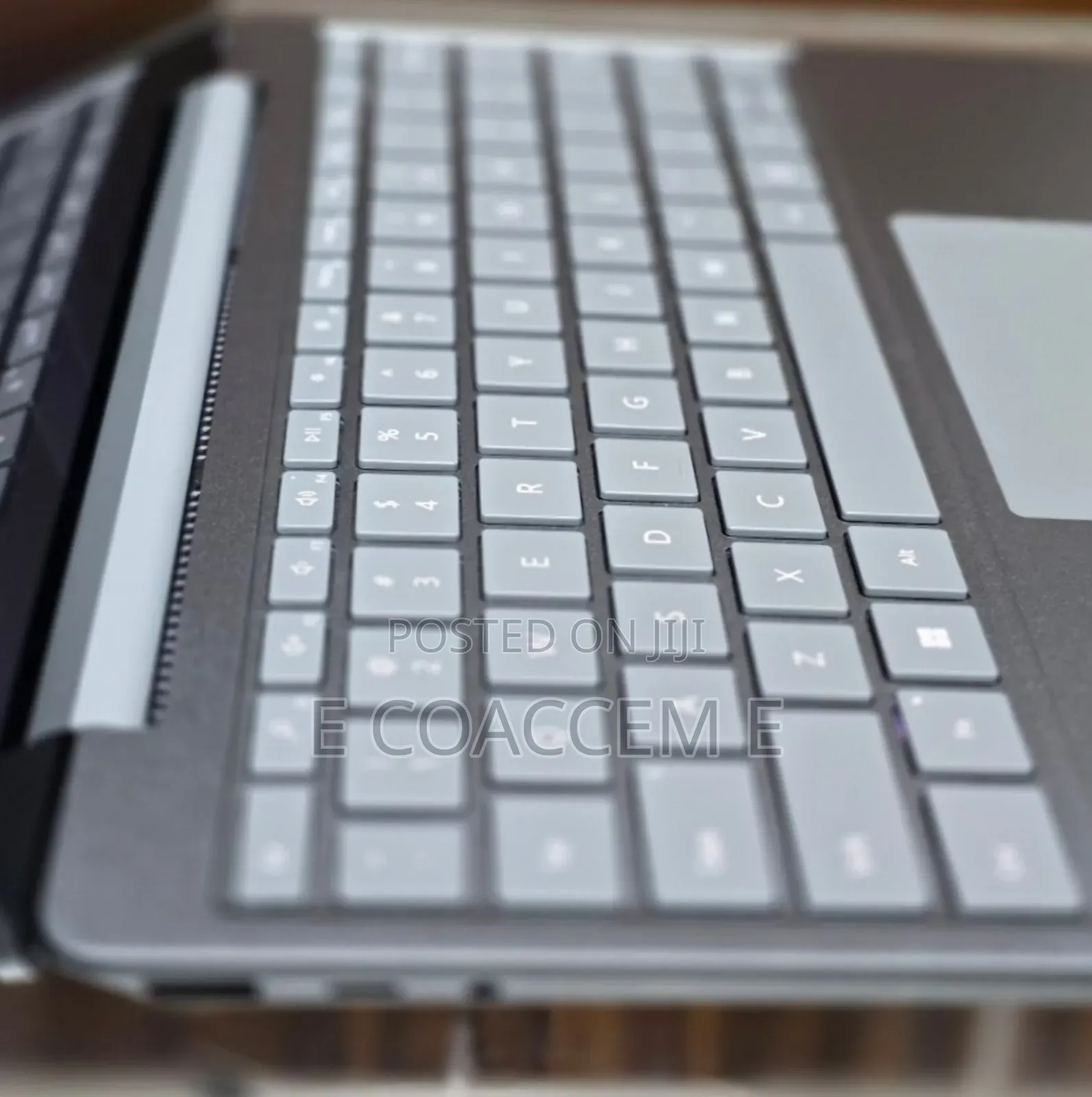 New Laptop Microsoft Surface 8GB Intel Core I5 SSD 256GB