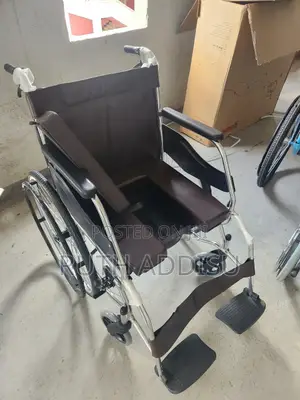 Photo - Wheelchair Commode嶄我wheelchair奈之wheelchair晁了commode Wheelchair New
