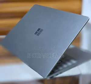 New Laptop Microsoft Surface 8GB Intel Core I5 SSD 256GB