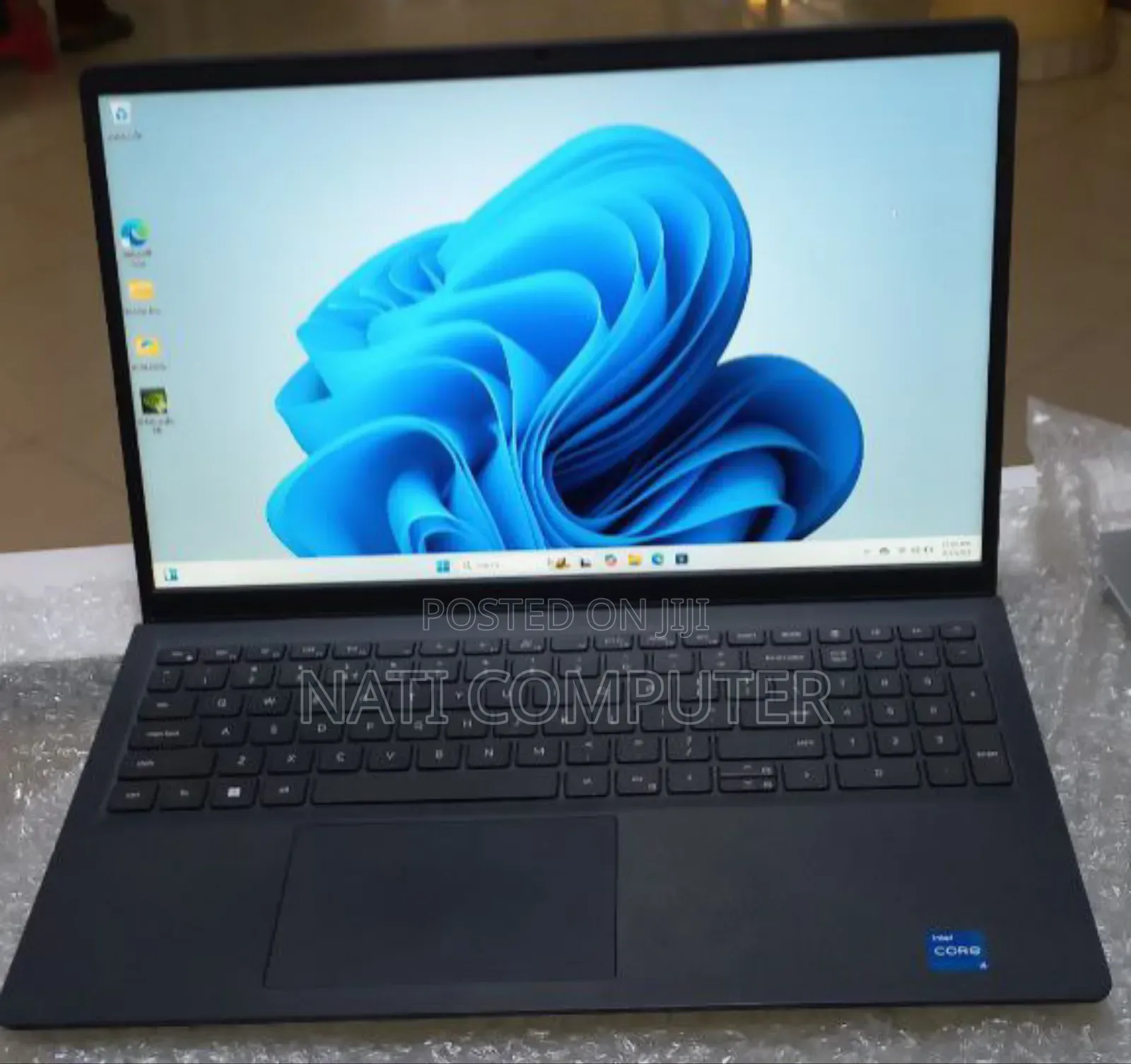 New Laptop Dell Vostro 3520 8GB Intel Core I5 SSD 1T