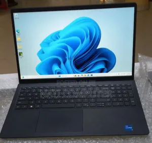 Photo - New Laptop Dell Vostro 3520 8GB Intel Core I5 SSD 1T