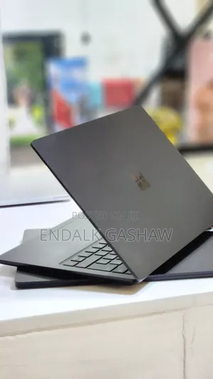 New Laptop Microsoft Surface 16GB Intel Core I7 SSD 512GB