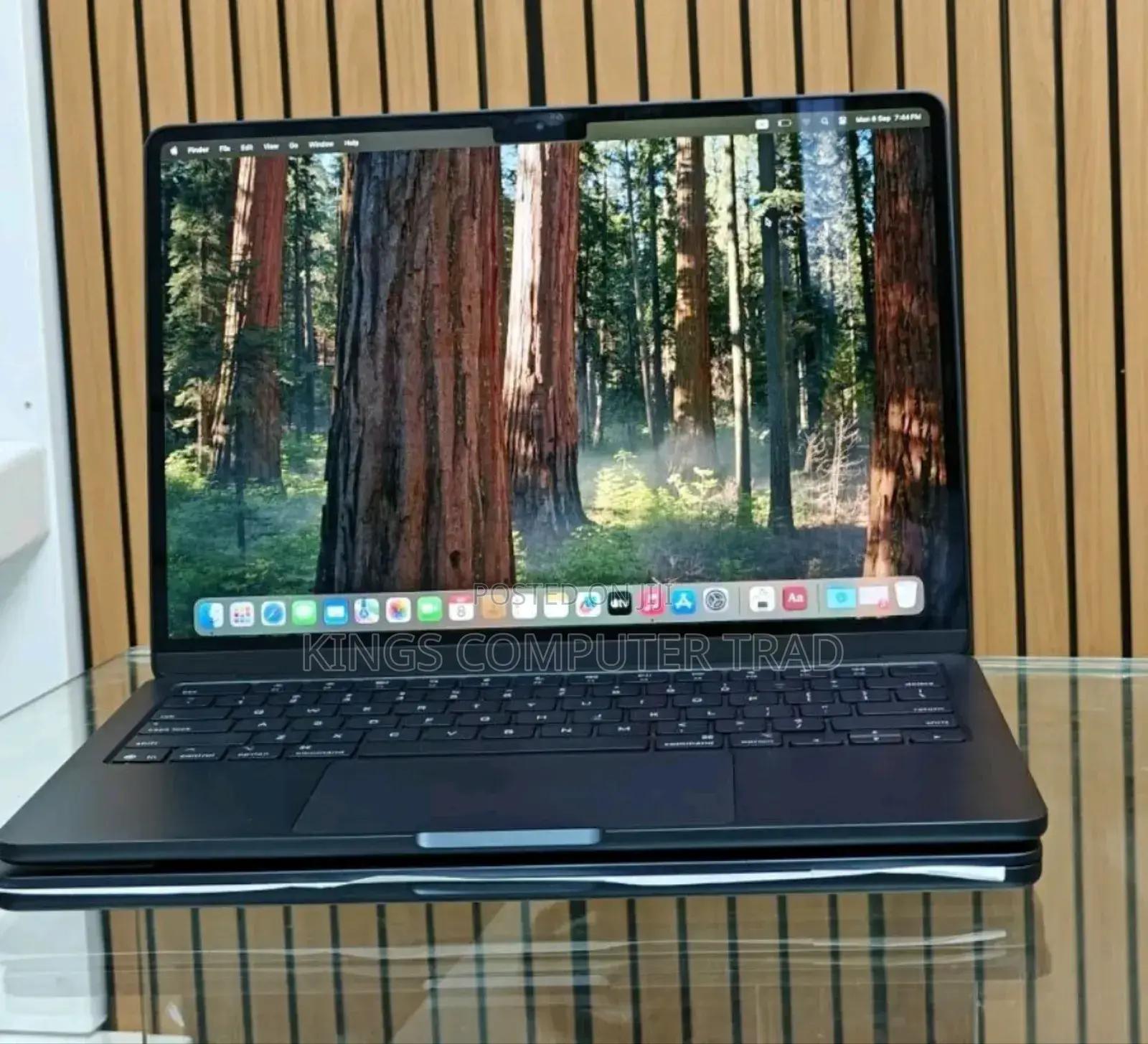 New Apple MacBook Air 2024 M3 13-Inch 16GB Intel Core M3 SSD 256GB