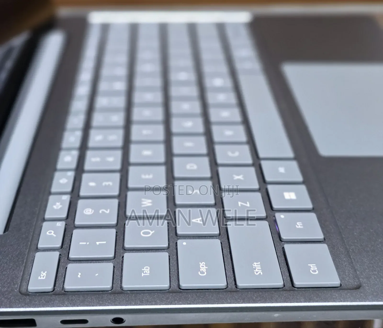 New Laptop Microsoft Surface 8GB Intel Core I5 SSD 256GB