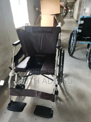 Toilet Wheelchair名為commode Wheelchair凳及wheelchair Toilet Wheelchair