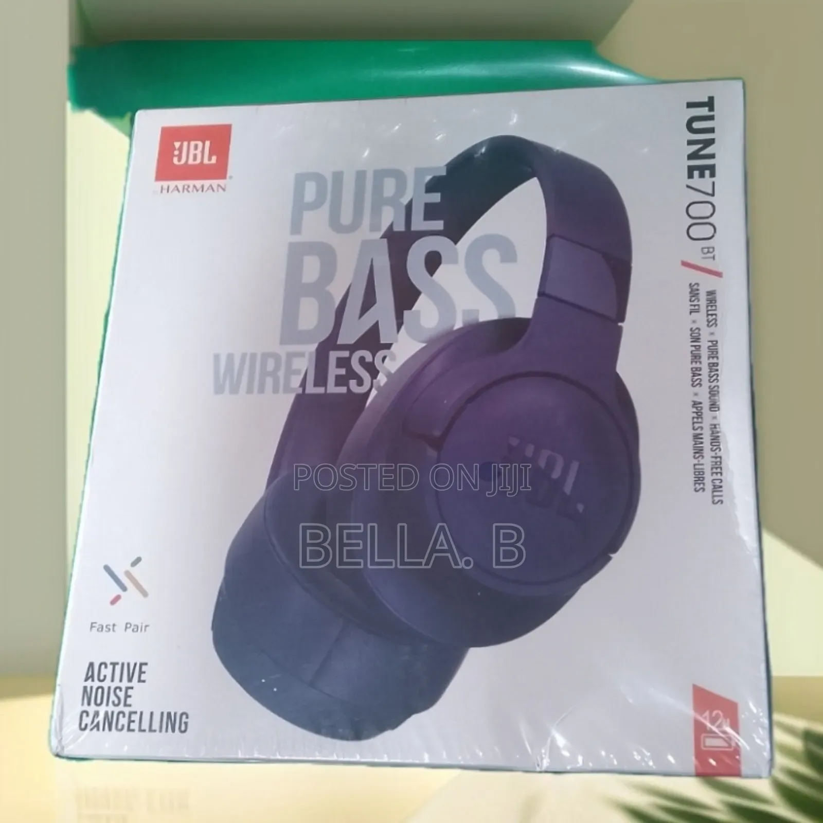 JBL 700bt Headset: Your Everyday Essential.