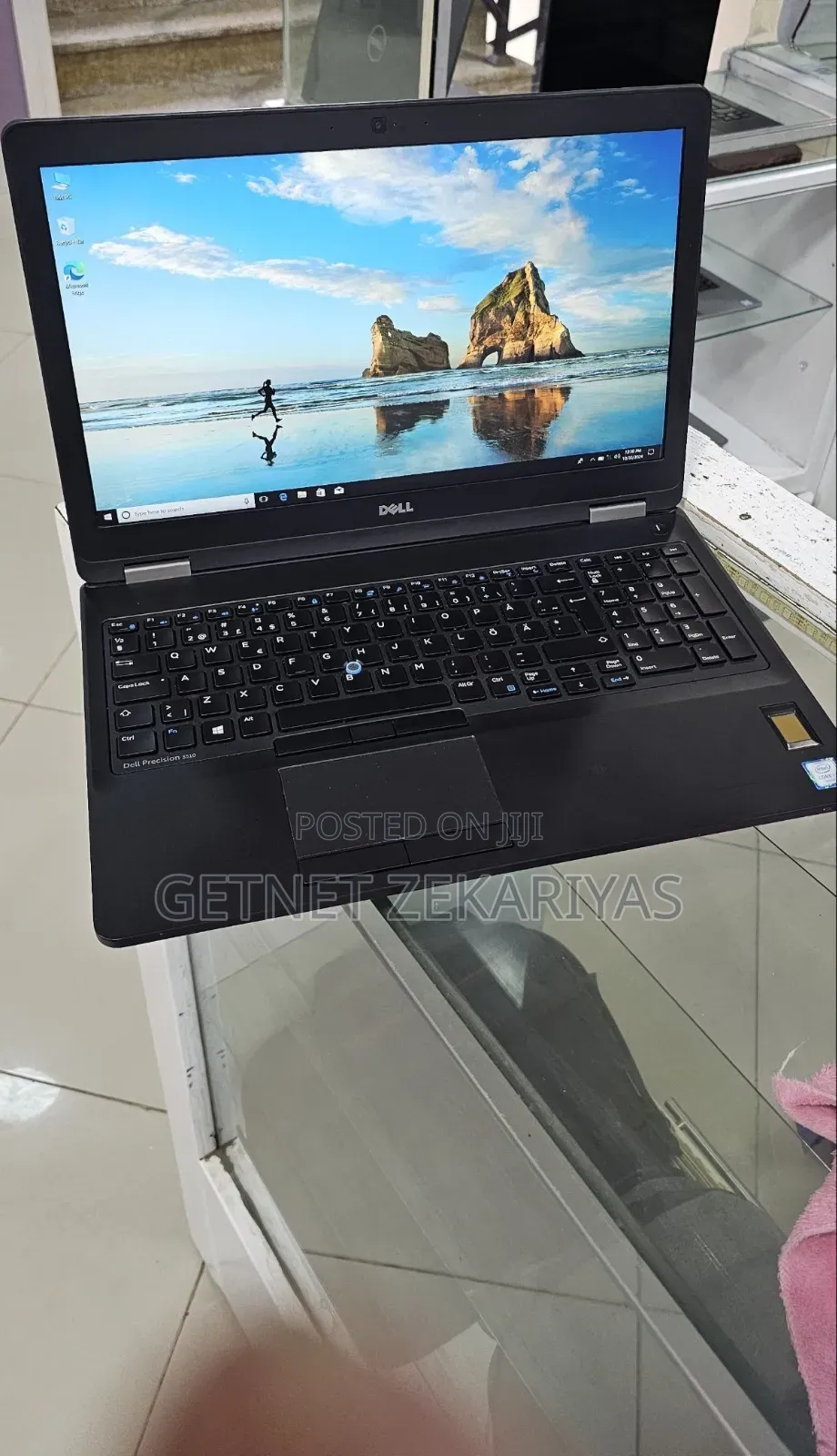 New Laptop Dell Precision 15 7550 16GB Intel Core I7 SSD 512GB