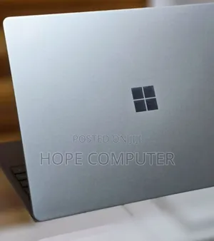 New Laptop Microsoft Surface 8GB Intel Core I5 SSD 256GB