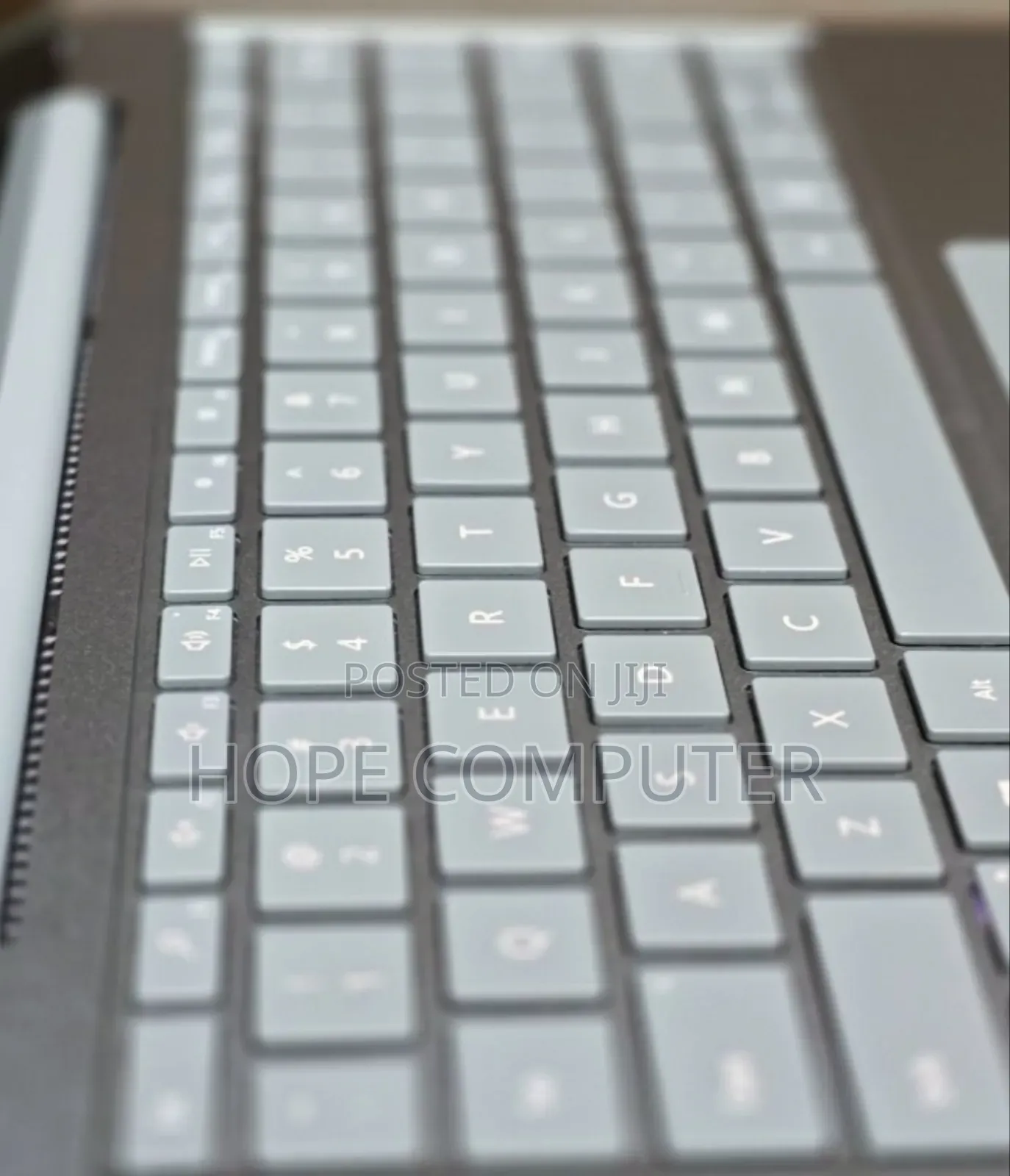 New Laptop Microsoft Surface 8GB Intel Core I5 SSD 256GB