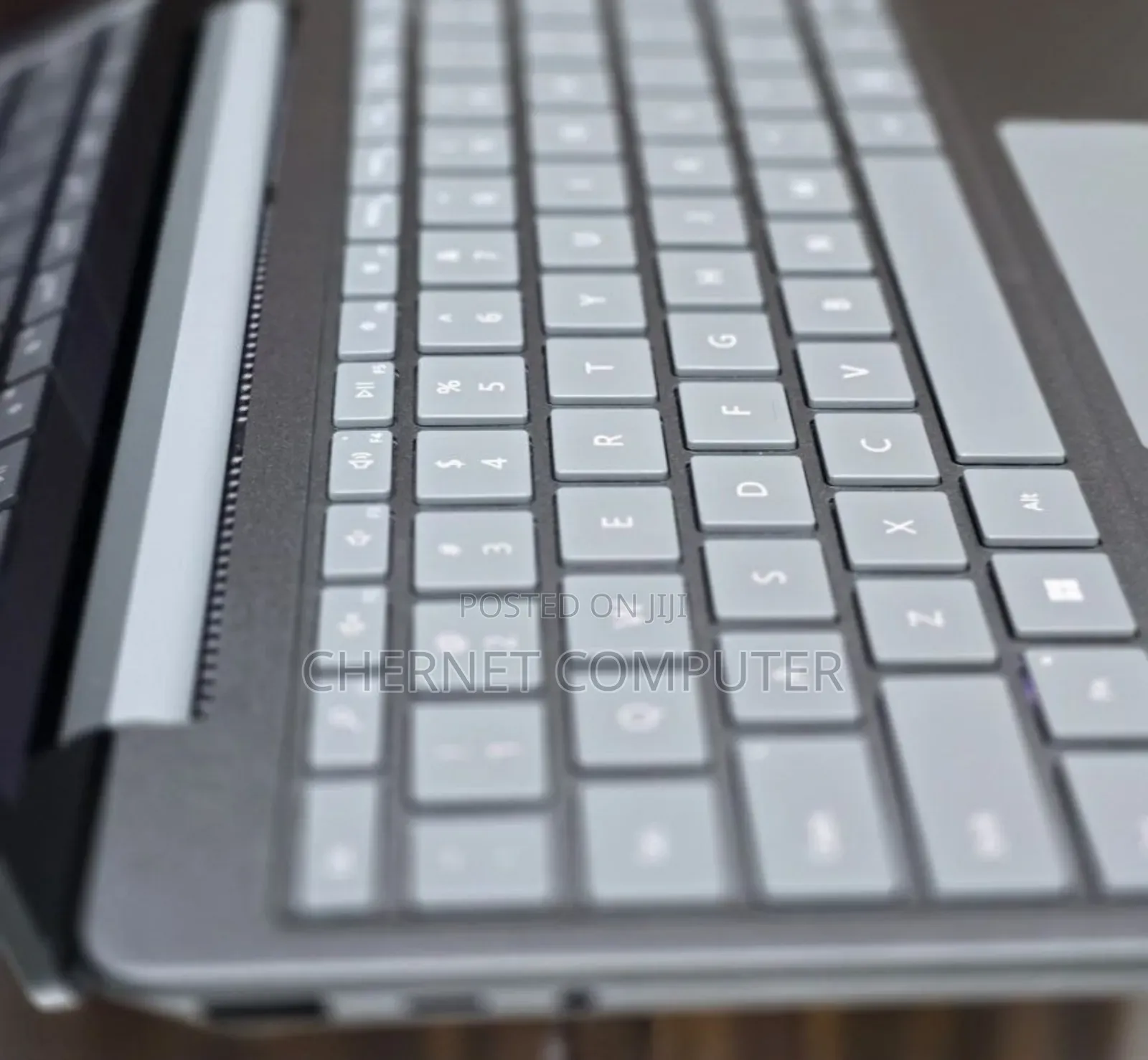 New Laptop Microsoft Surface 8GB Intel Core I5 SSD 256GB