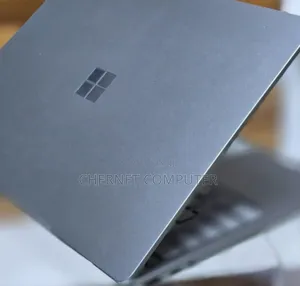 New Laptop Microsoft Surface 8GB Intel Core I5 SSD 256GB