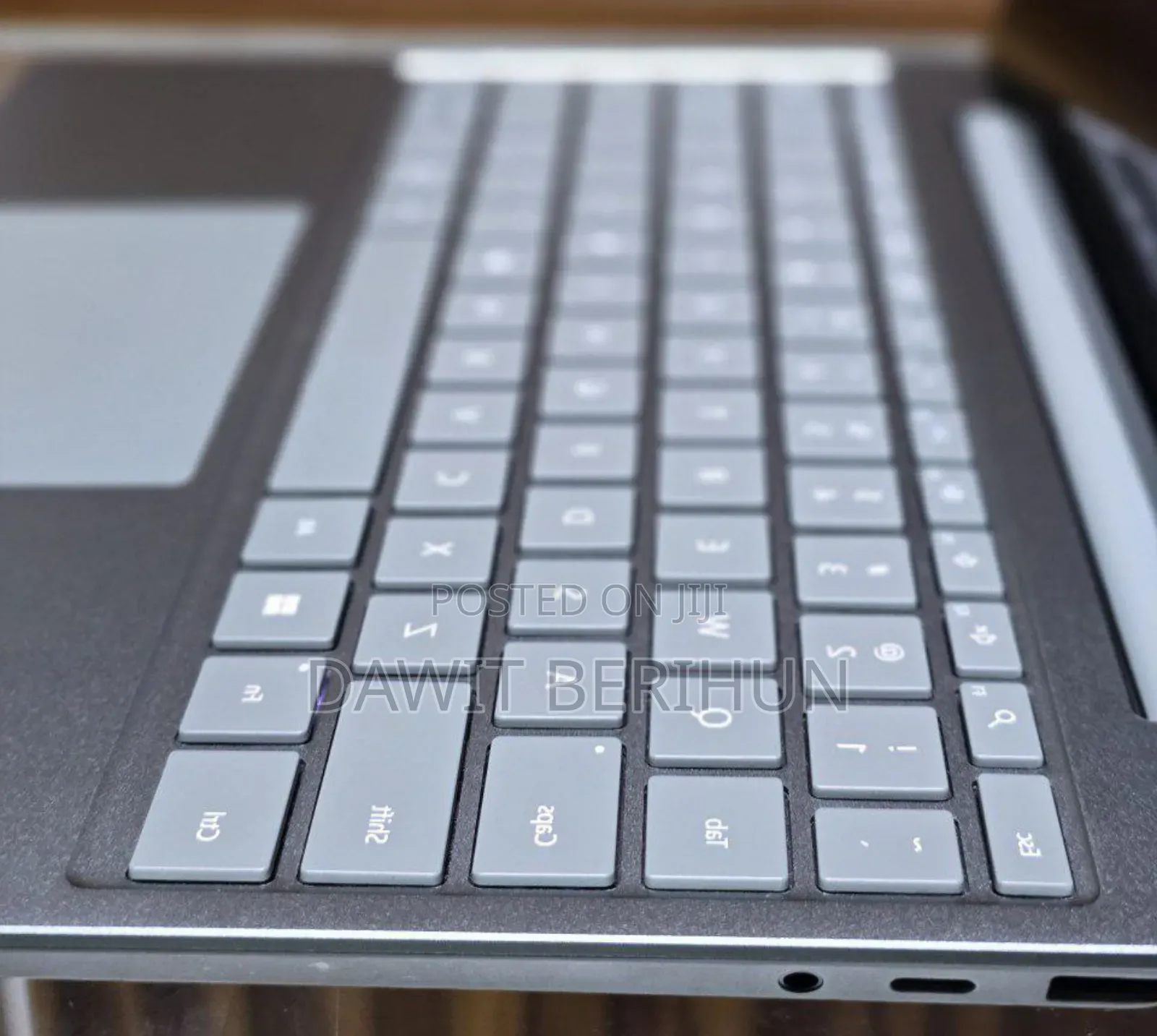 New Laptop Microsoft Surface 8GB Intel Core i5 SSD 256GB