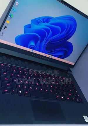 New Laptop Alienware M17x R2 16GB Intel Core i7 SSD 1T