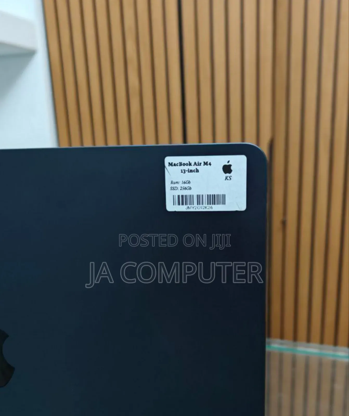 New Laptop Apple MacBook Air 2025 M4 13-Inch 16GB Apple M4 SSD 256GB