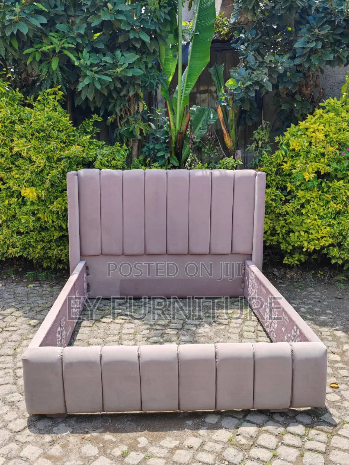 የሚሸጥ አልጋ 1:50