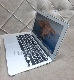 New Apple MacBook Air 2025 M4 13-Inch 4GB Intel Core I5 HDD 128GB