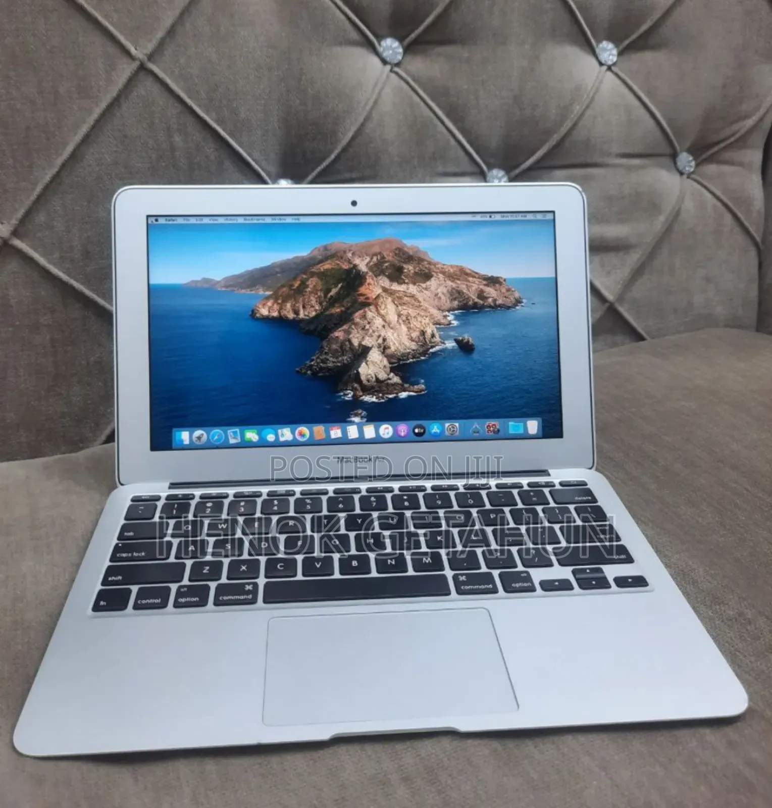 New Apple MacBook Air 2025 M4 13-Inch 4GB Intel Core I5 HDD 128GB