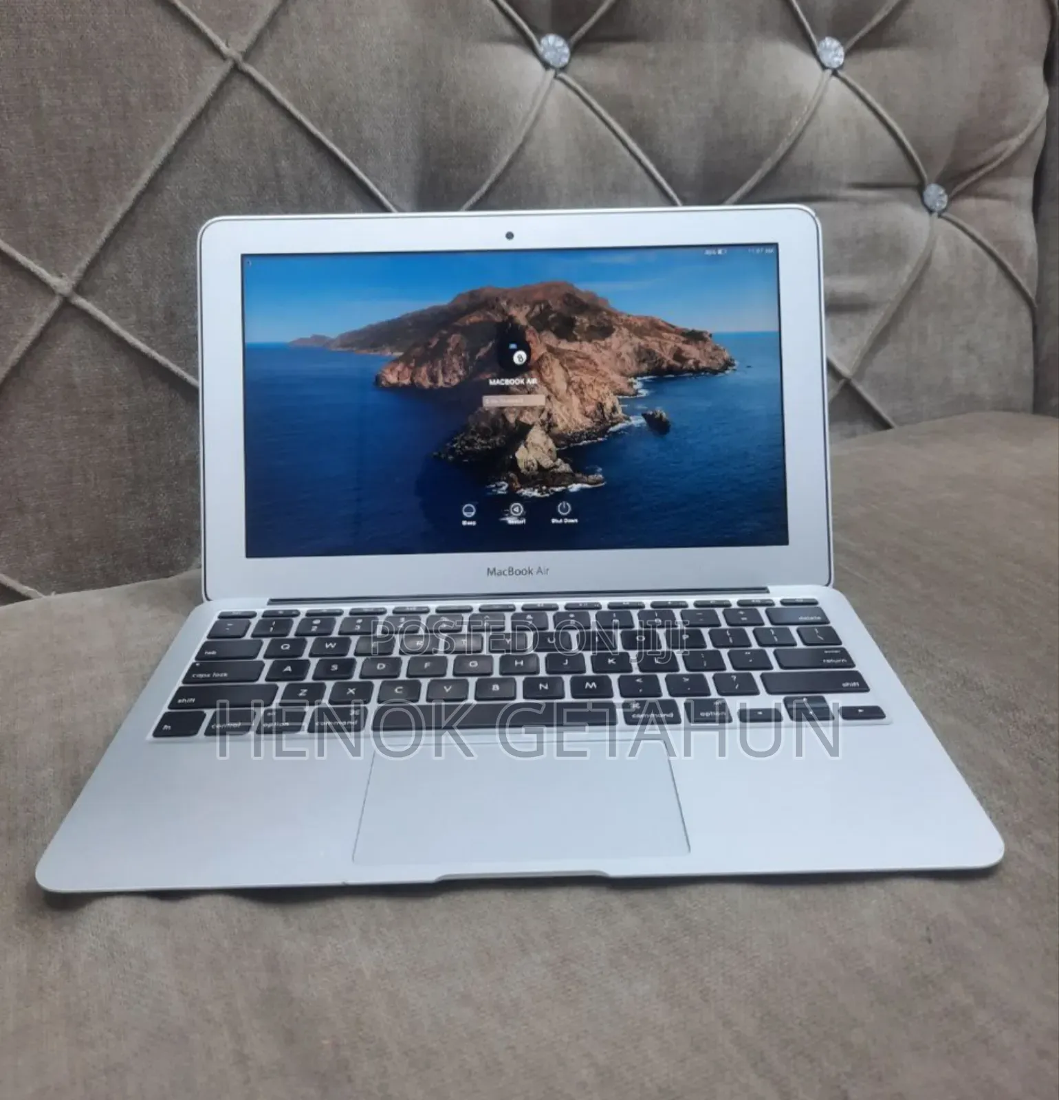 New Apple MacBook Air 2025 M4 13-Inch 4GB Intel Core I5 HDD 128GB