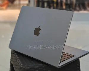 New Laptop Apple MacBook Pro 2019 16GB Apple M1 SSD 1T