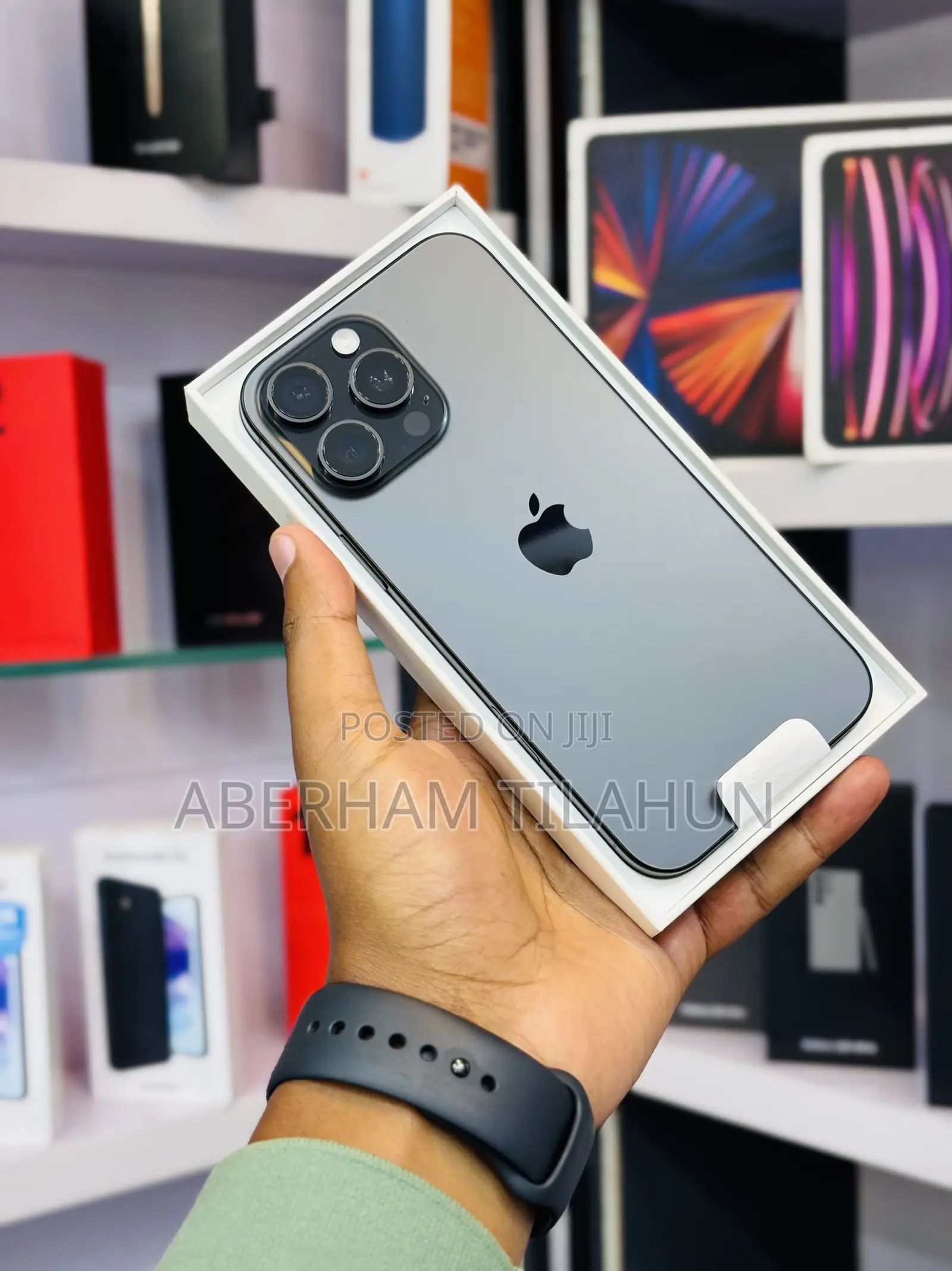 New Apple iPhone 16 Pro Max 1 TB Black