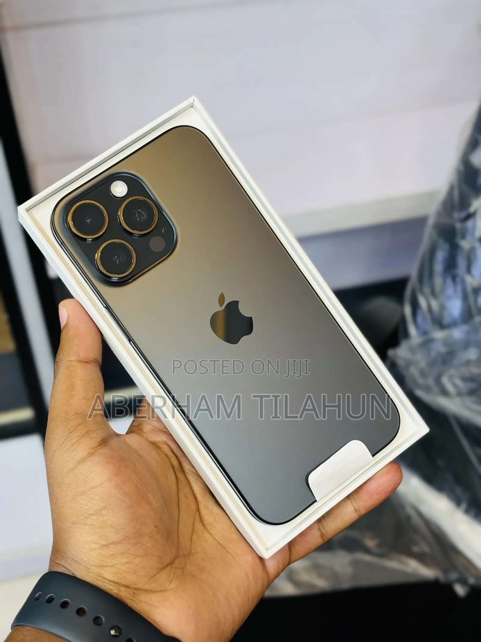 New Apple iPhone 16 Pro Max 1 TB Black