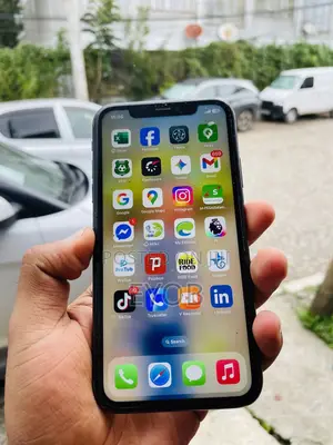 Apple iPhone 11 64 GB Black