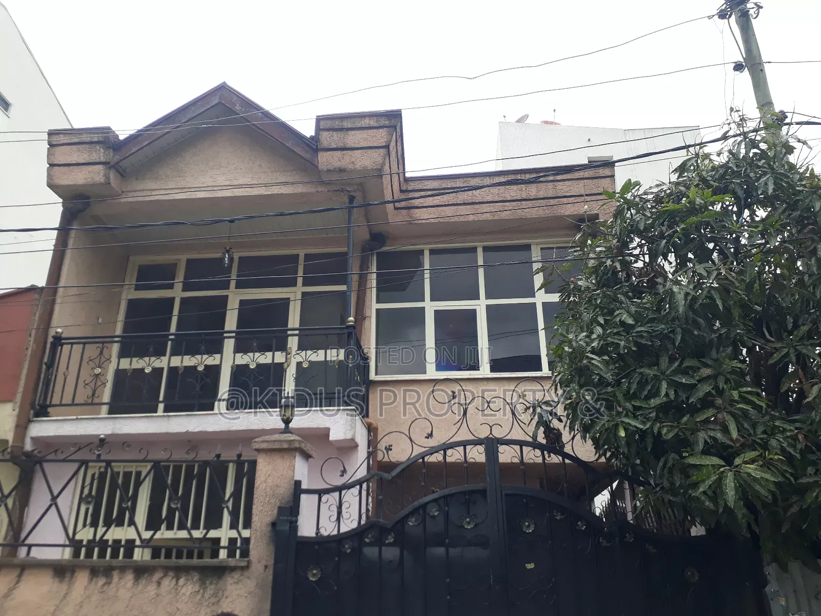 3bdrm House in Lebu Medhaniyalem, Nifas Silk-Lafto for rent