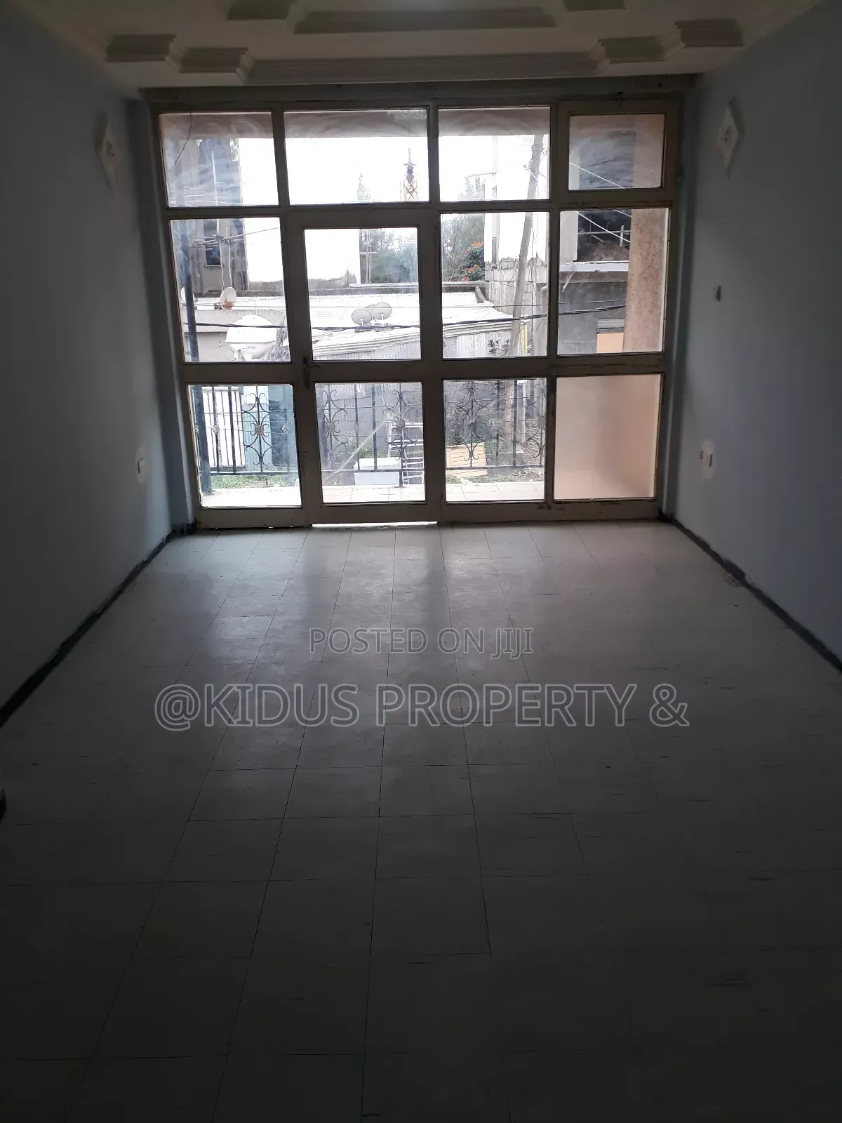 3bdrm House in Lebu Medhaniyalem, Nifas Silk-Lafto for rent