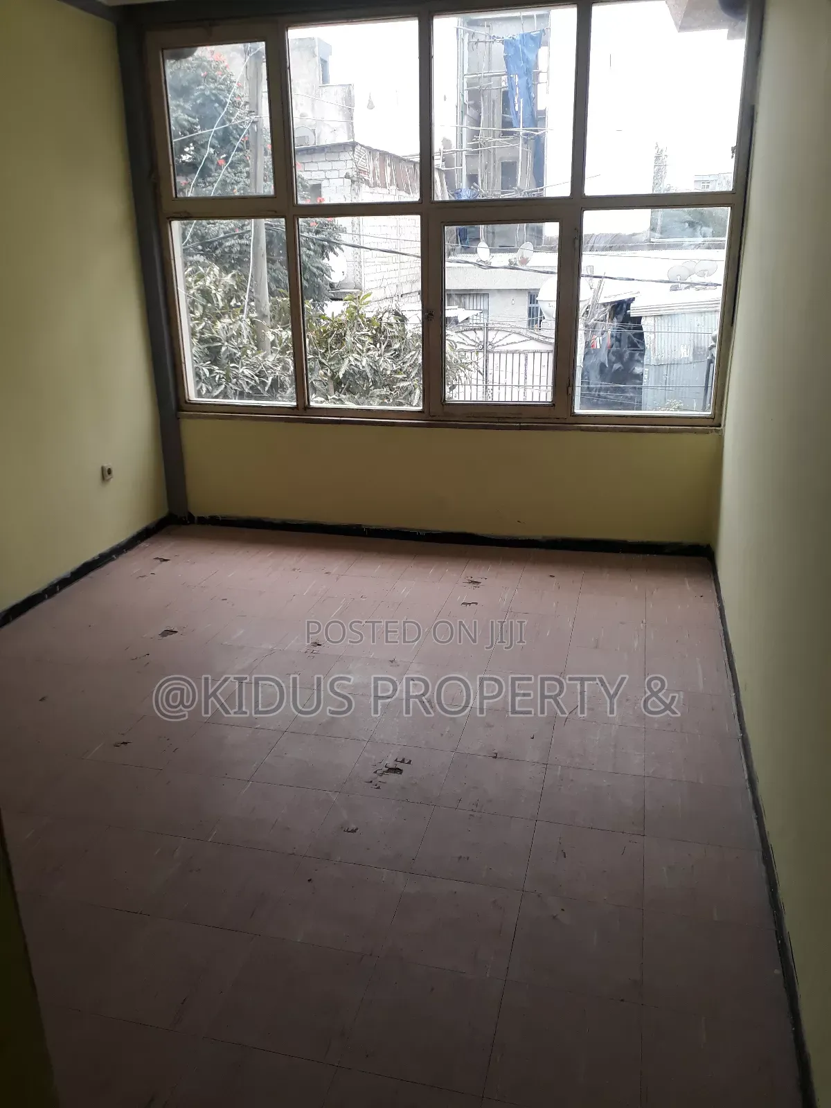 3bdrm House in Lebu Medhaniyalem, Nifas Silk-Lafto for rent