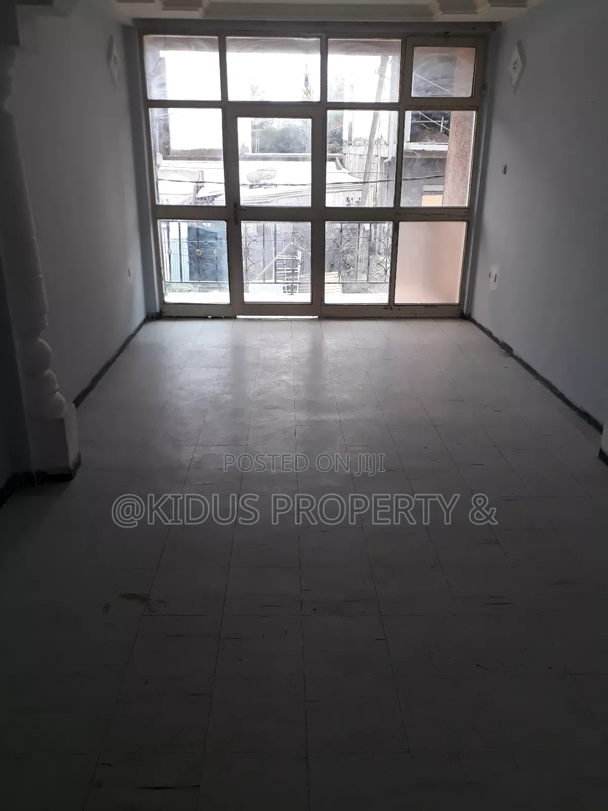 3bdrm House in Lebu Medhaniyalem, Nifas Silk-Lafto for rent