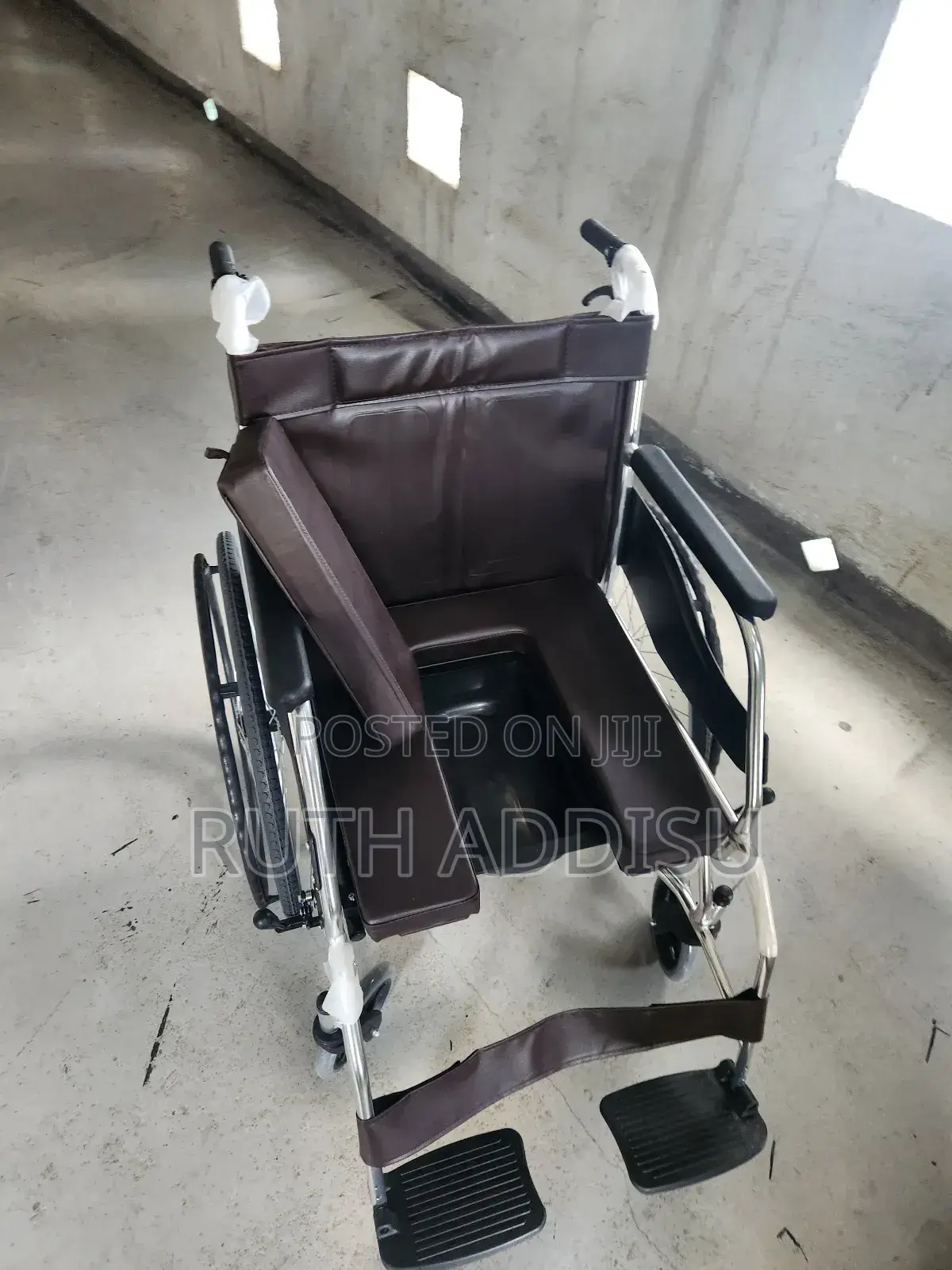 Commode Wheelchair膩庫wheelchair弛短wheelchair延續wheelchair Commode New