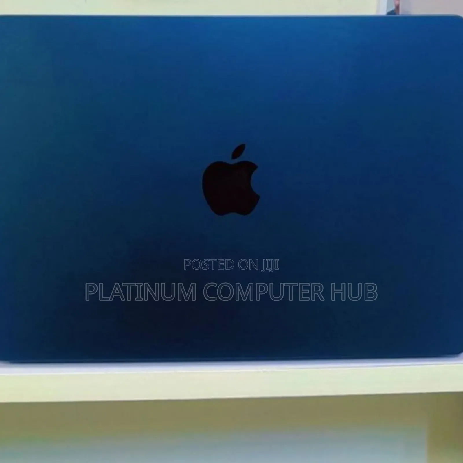 New Laptop Apple MacBook Air 2022 M2 8GB Apple M2 SSD 256GB