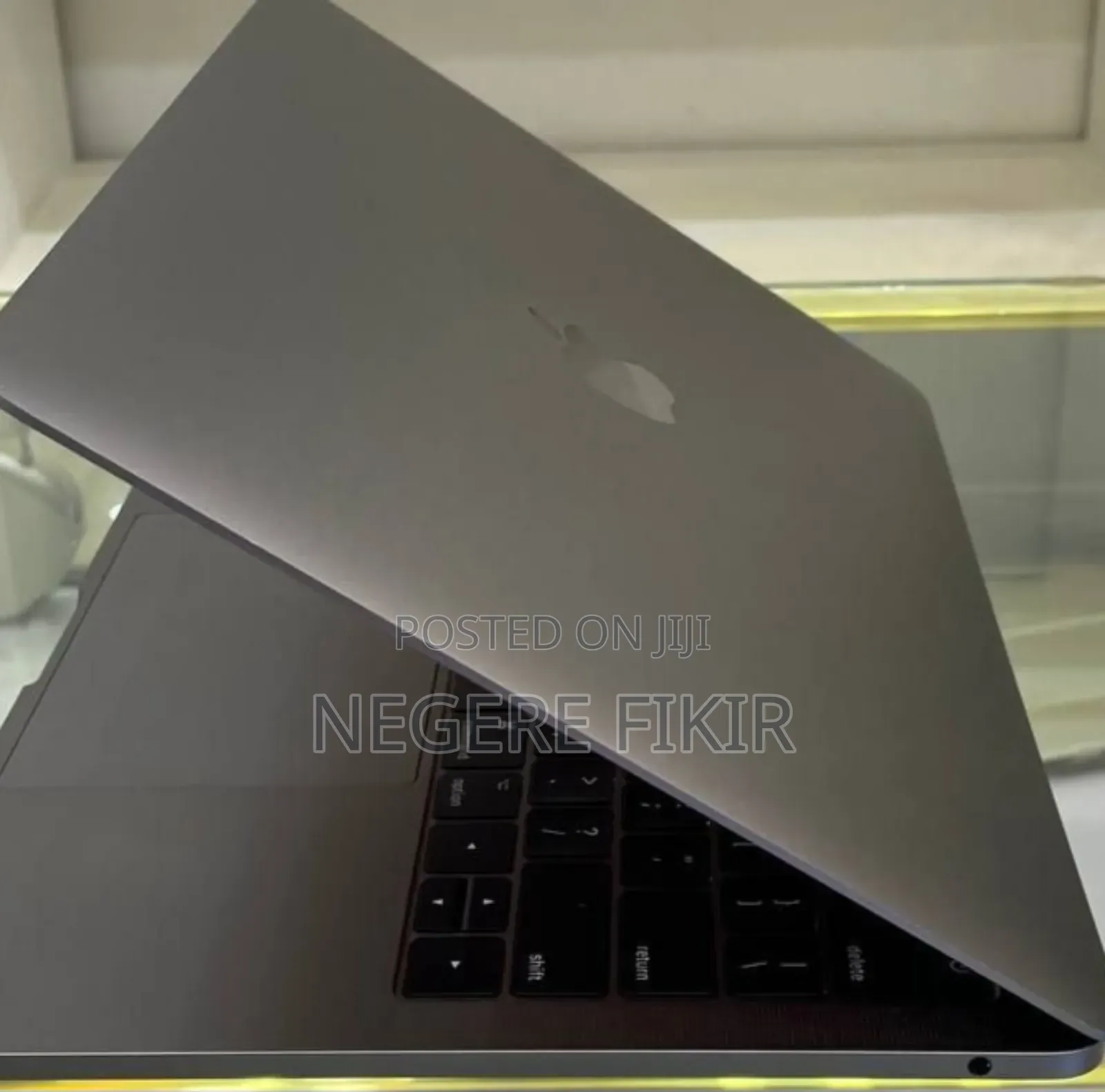 New Laptop Apple MacBook Pro 2017 16GB Intel Core I7 SSD 512GB