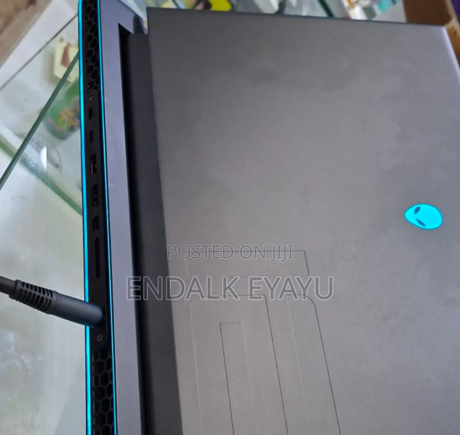 New Laptop Alienware M17x R2 16GB Intel Core I9 SSD 1T