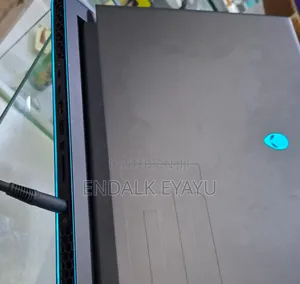 New Laptop Alienware M17x R2 16GB Intel Core I9 SSD 1T