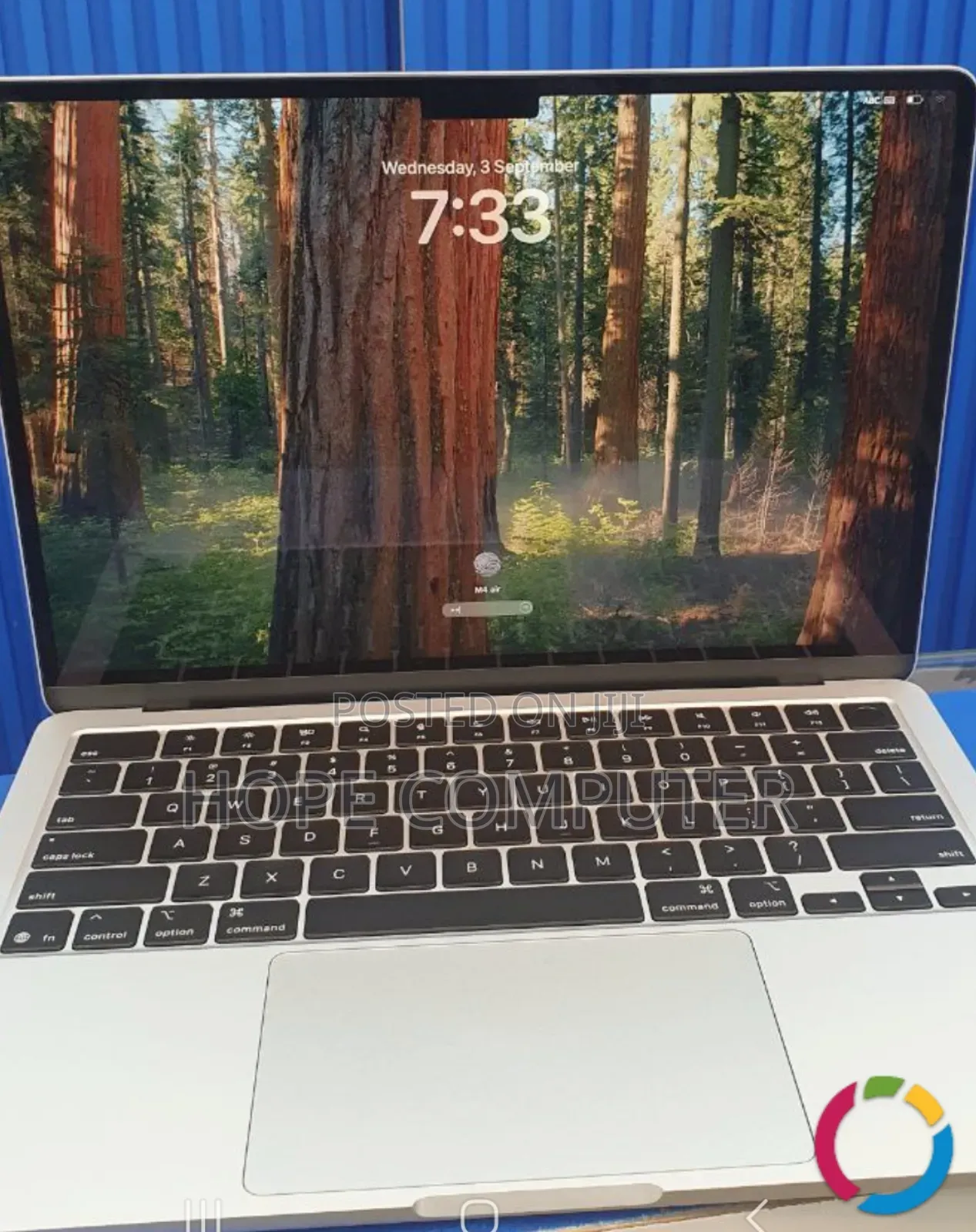 New Laptop Apple MacBook Air 2025 M4 13-Inch 16GB Apple M4 SSD 256GB